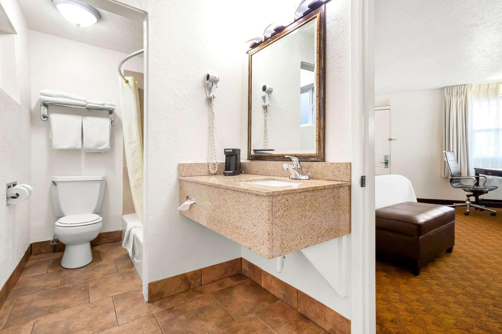 Quality - Near Olympic National Park Hotel